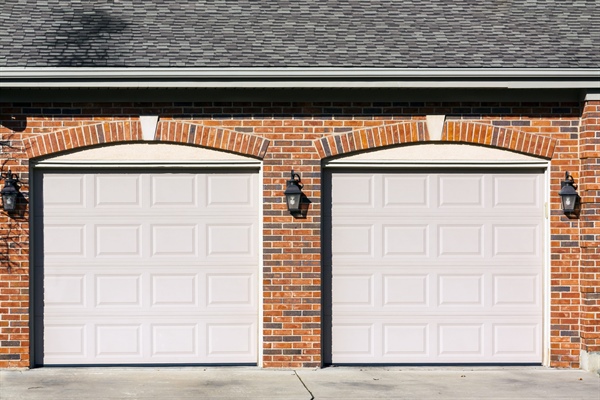 What Causes Garage Door Grinding and Scraping Noises?