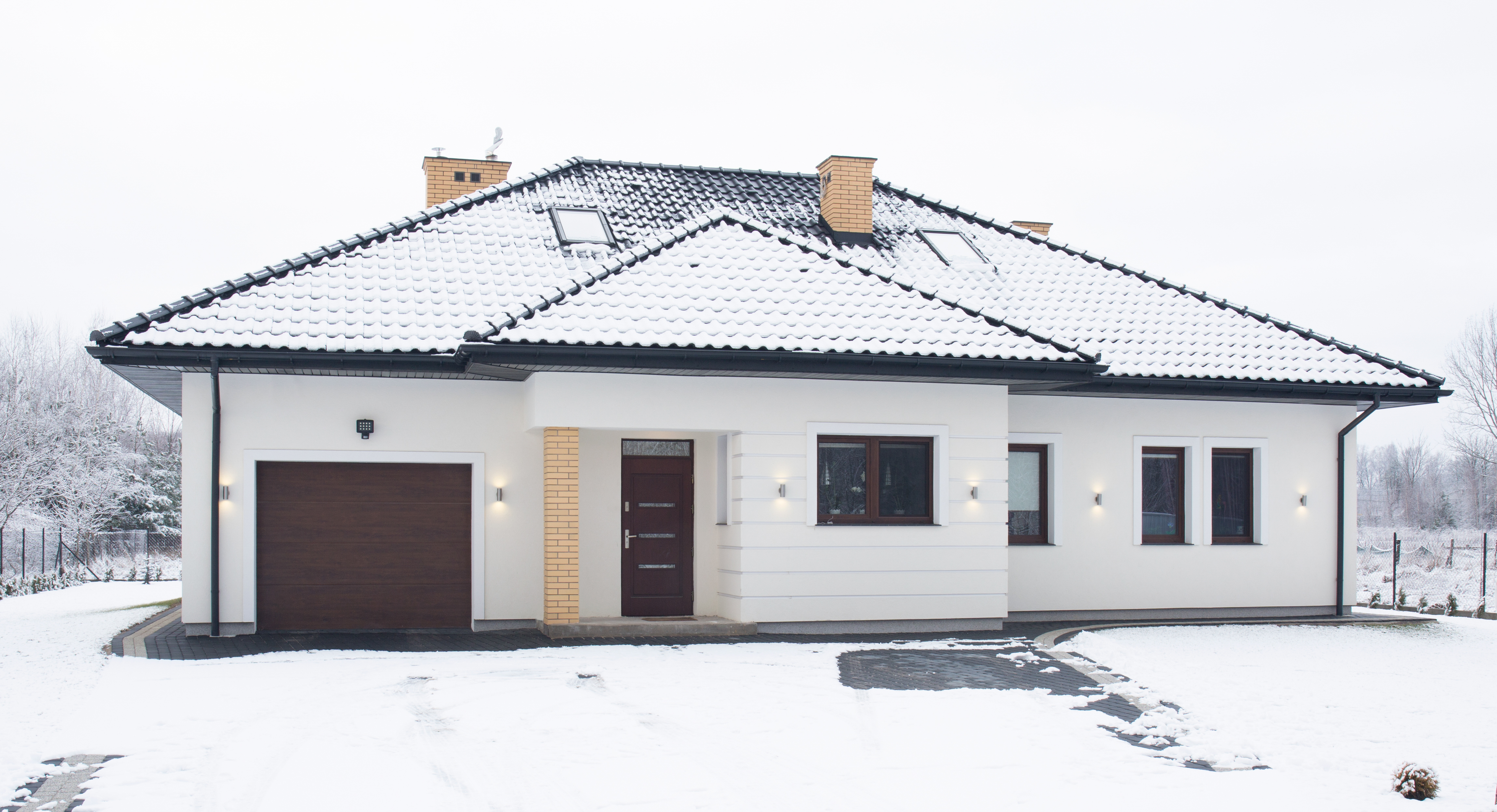 Tips to Keep Your Garage and Home Warm in the Winter